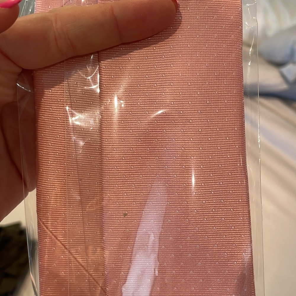 Pink tie with mini dots - Picture 2 of 4